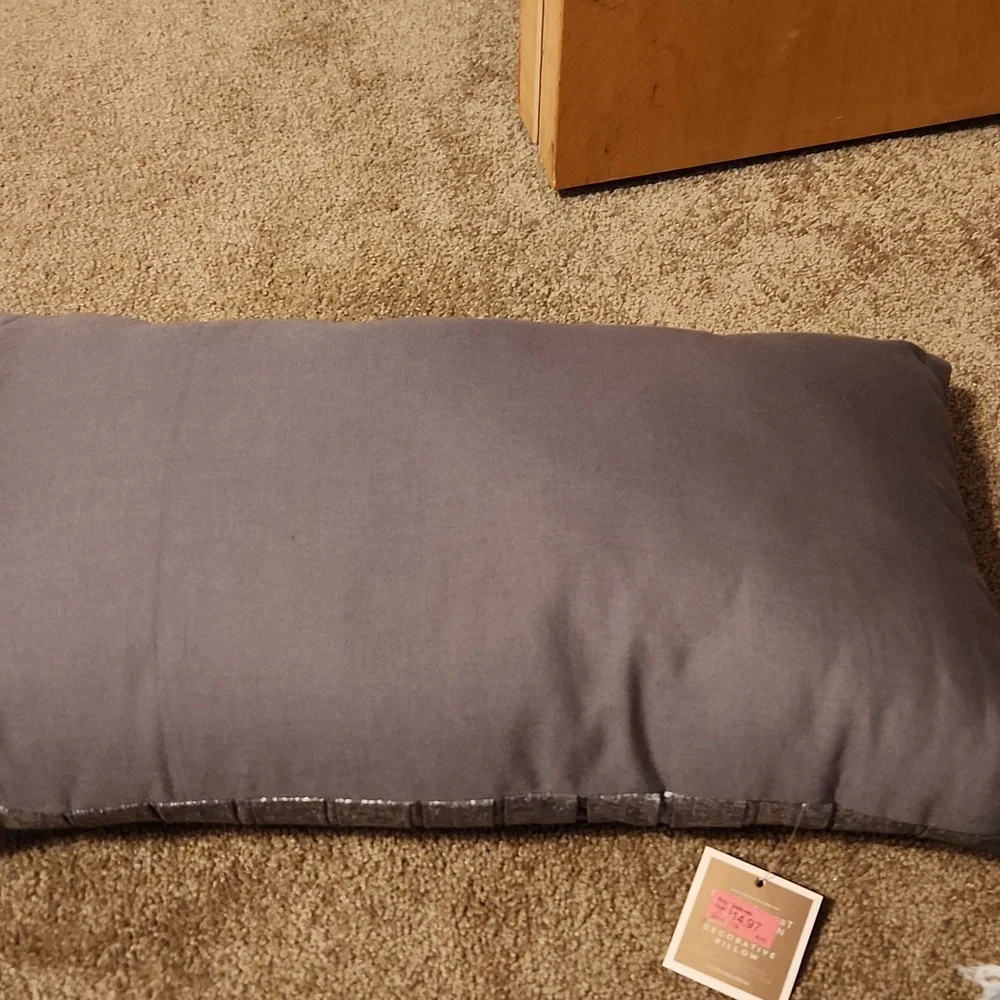 NWT Decorative throw pillow